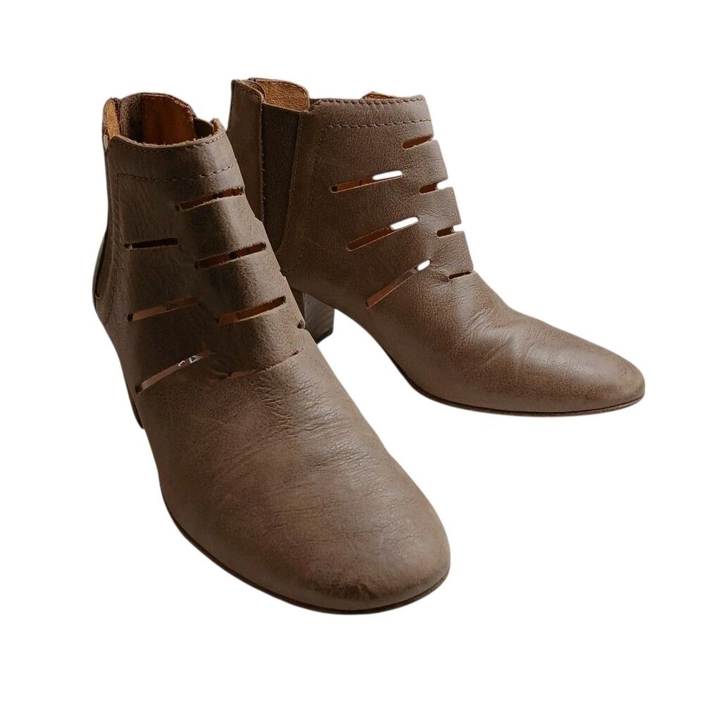 Aquatalia Womens Sz 7.5 Brown Leather Perforated Zip Ankle Fashion Boots Booties